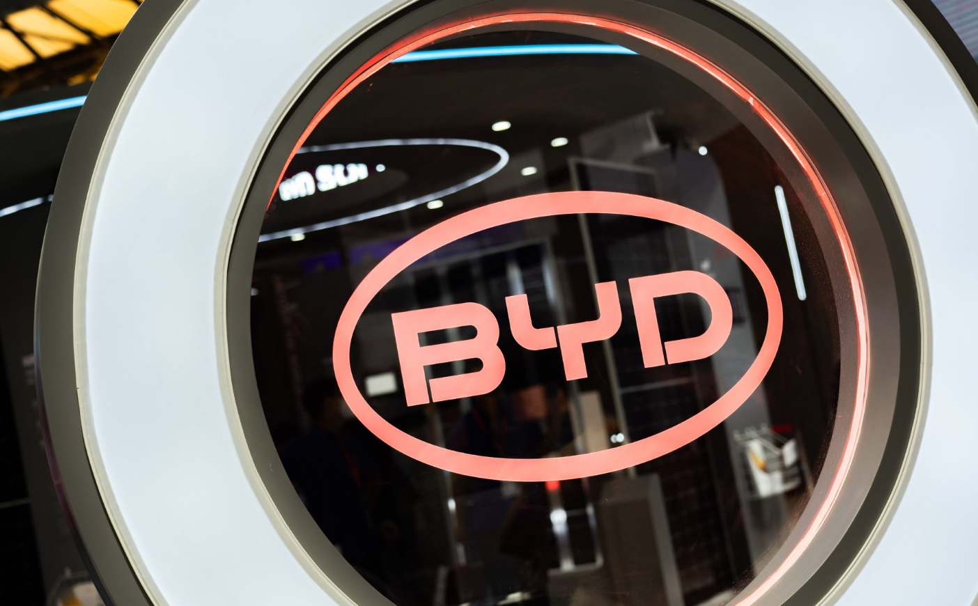 卷出奇迹的比亚迪，也该“收刀入鞘”了