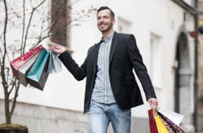 情人节垃圾桶里没有玫瑰了：当男性停止“重金舔狗”，谁在悄悄赚走他们的钱？